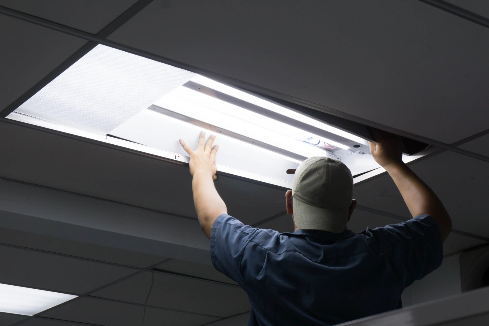 Choosing the Right LED Tubes for Your Needs